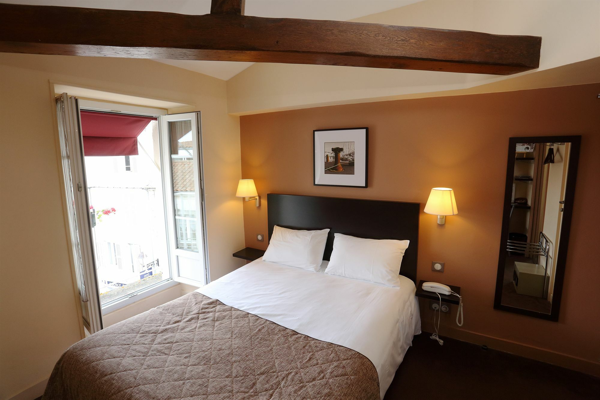 Hotel Le Bord'O Vieux Port La Rochelle  Eksteriør bilde